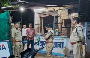 पुलिस ने जिले के होटल एवं ढाबों में की गई चैकिंग- जानकारी एकत्र कर रजिस्टर में की इण्ट्री
