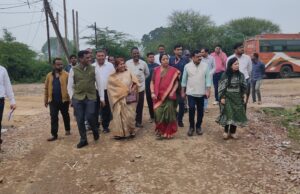 विधायक ललिता यादव ने किया ट्रांसपोर्ट नगर का निरीक्षण