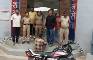 2 दिन में बाइक चोरी का खुलासा, चोरी की बाइक सहित आरोपी गिरफ्तार