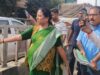 ललिता यादव ने अतिवृष्टि से सड़क पर हुए गड्ढों का किया निरीक्षणबोलीं-बारिश ख़त्म होते ही ट्रांसपोर्टनगर से पन्ना नाके तक 7 करोड़ से बनेगा रोड