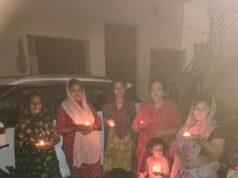 वार्ड क्रमांक 17 में महिलाओं ने दीप प्रज्वलित कर मनाया प्रधानमंत्री का जन्मदिन